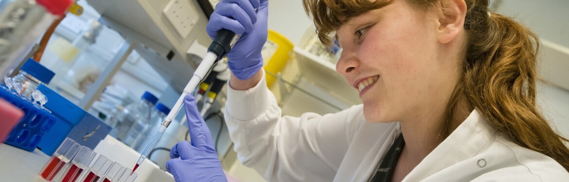 Neuroscience student in the lab at the University of Warwick